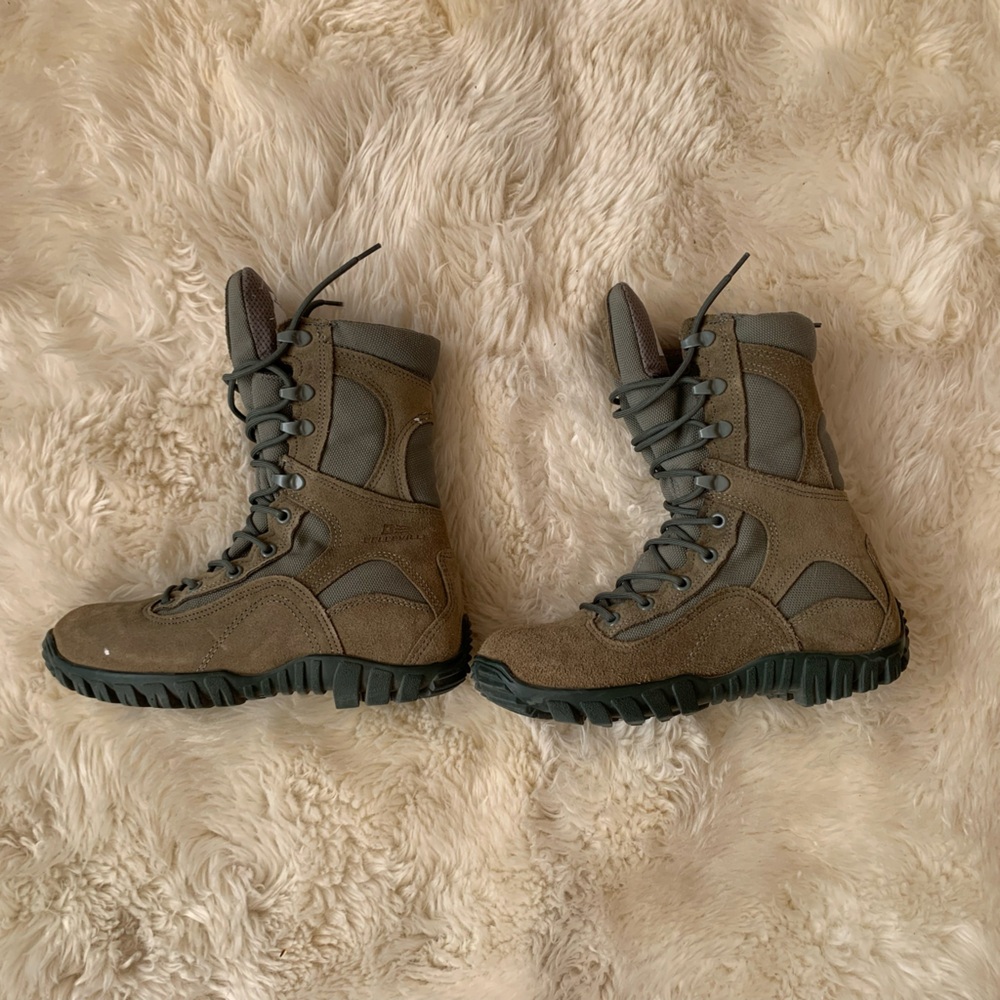 Belleville 693/Waterproof Assault Flight Boot.